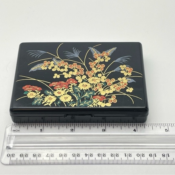 Vintage Tissue Box Mirror Travel Case - Picture 5 of 12